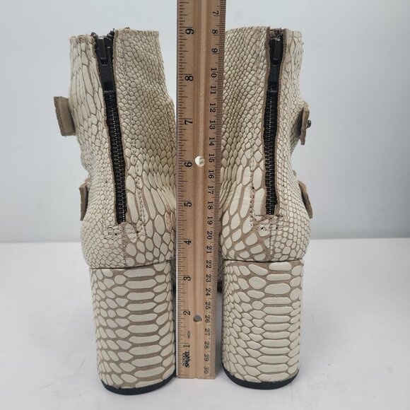 Freebird by Steven Joey Women's White Cream Ankle Boots 361222 US Size 9 - Picture 6 of 12